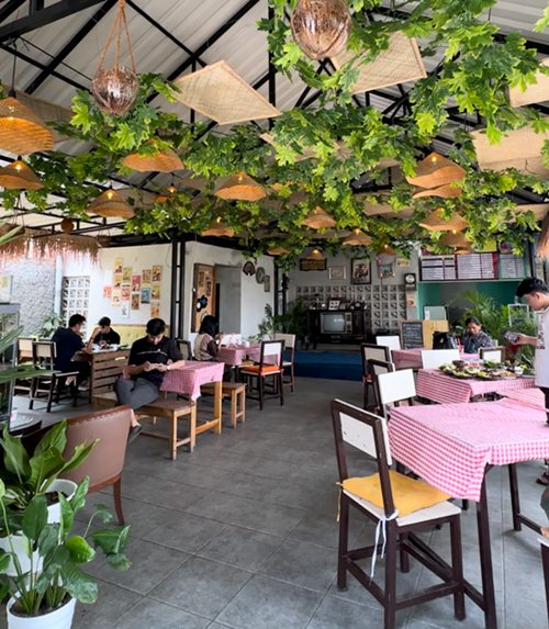 Semioutdoor Warung Mba Kiran