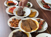 Sajian Piring Resto Padang Trio Jumbo