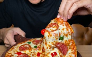 Kertas Coffee Tawarkan Pizza Keju Melimpah Cuma 38 Ribuan!