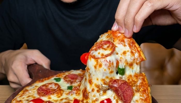 Kertas Coffee Tawarkan Pizza Keju Melimpah Cuma 38 Ribuan!