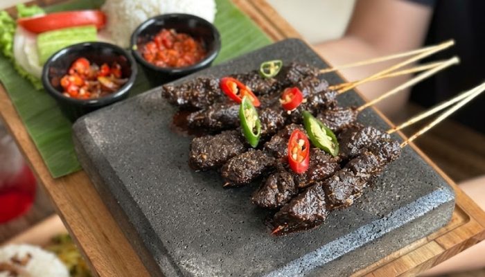 Hidden Gem Kuliner Sentul: Balissan Local Bistro Sajikan Sate Maranggi Hot Stone Hingga Diskon 50%!